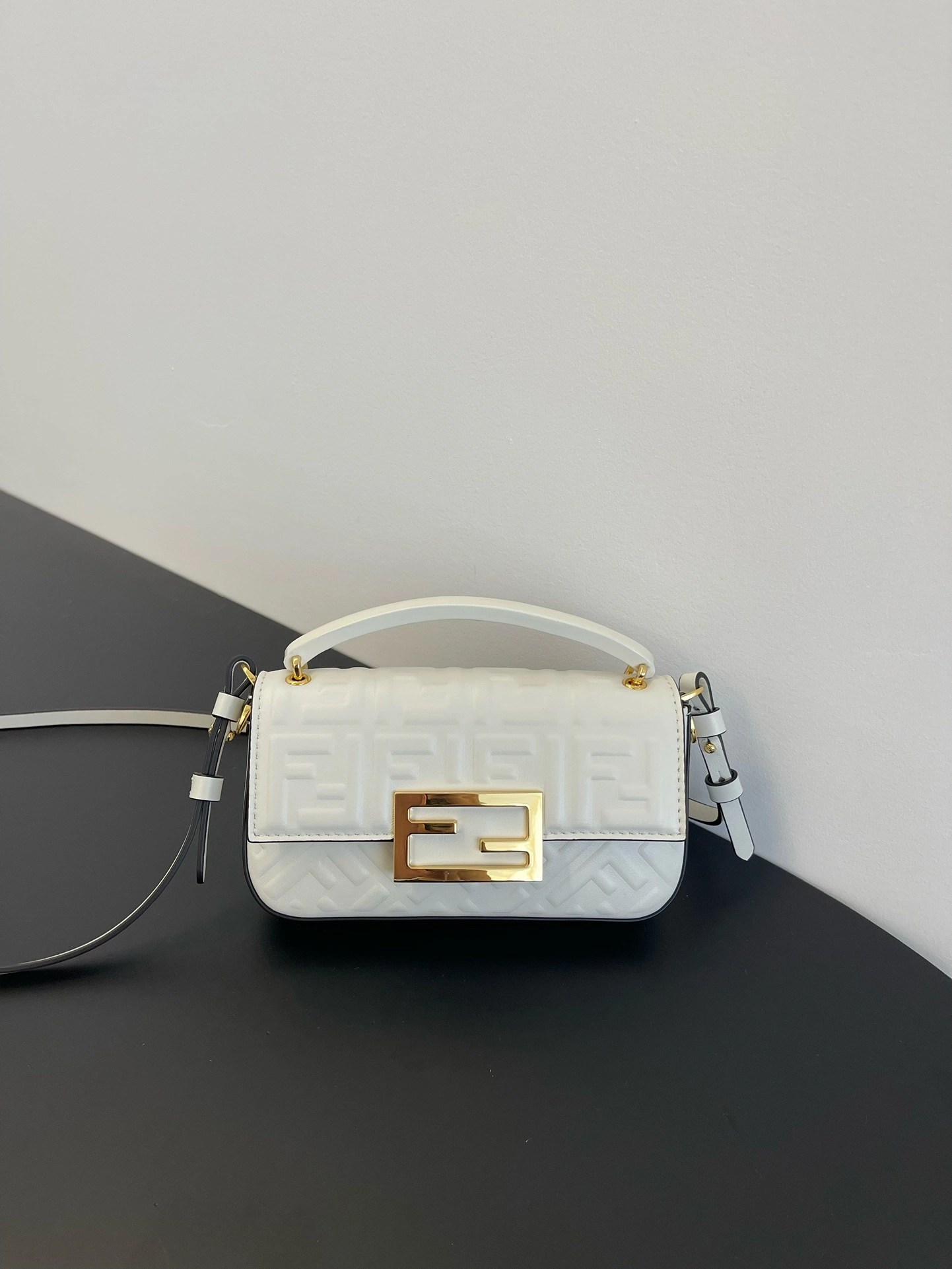 Bold Fendi Satchel Bags 69703