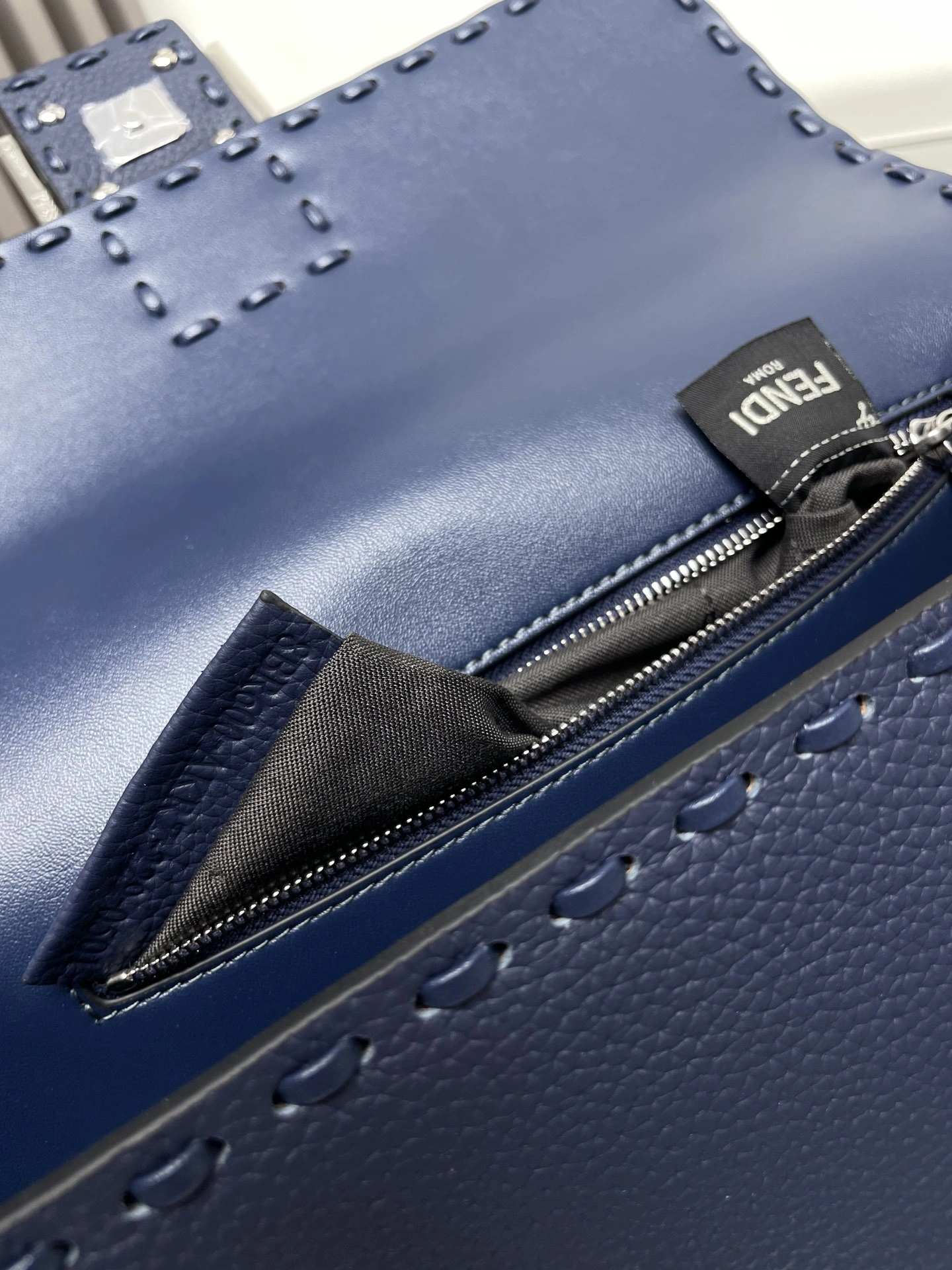 Fendi Satchel Bags Bold 69702