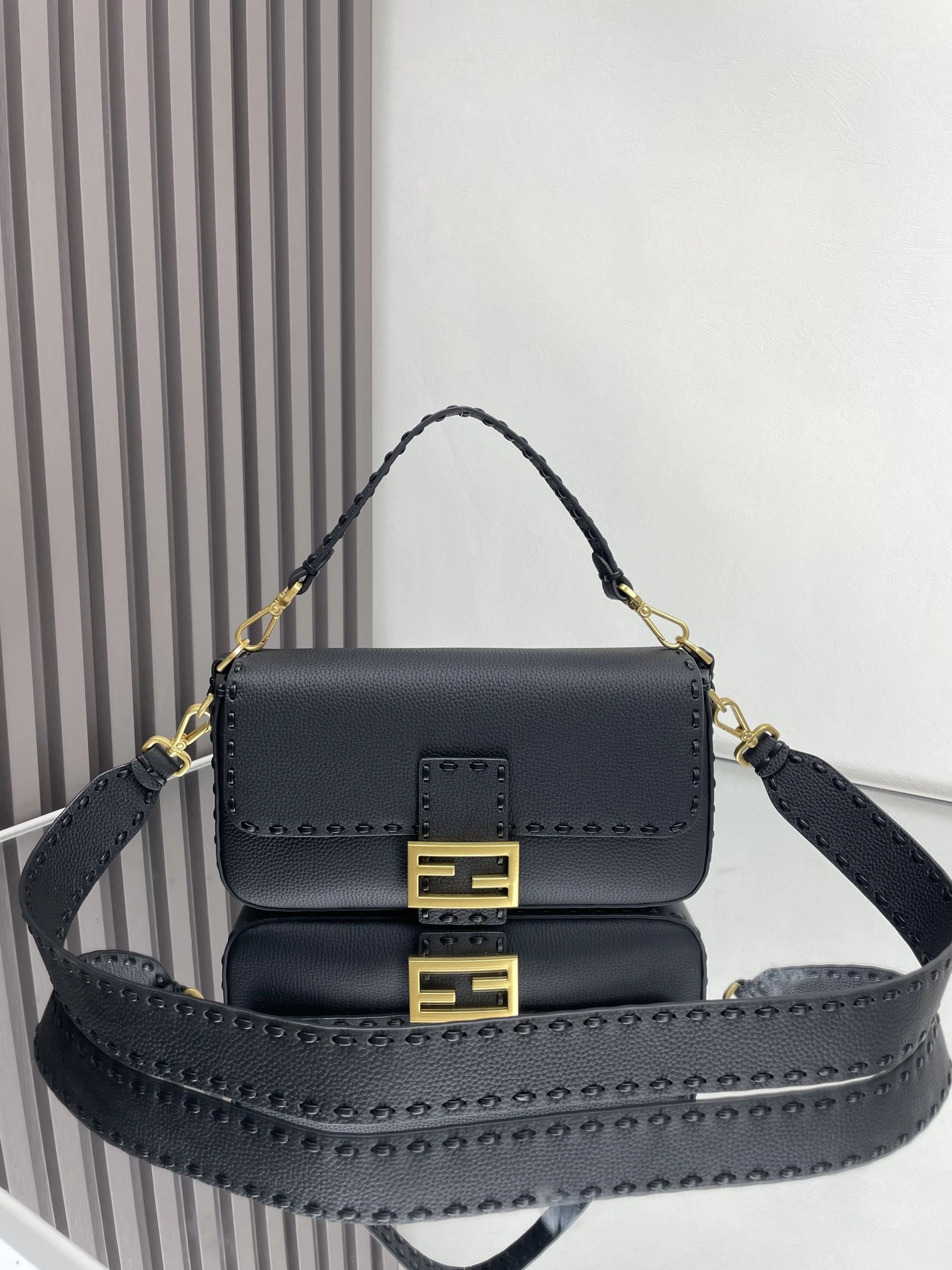 SmoothTexture Fendi Satchel Bags 69694