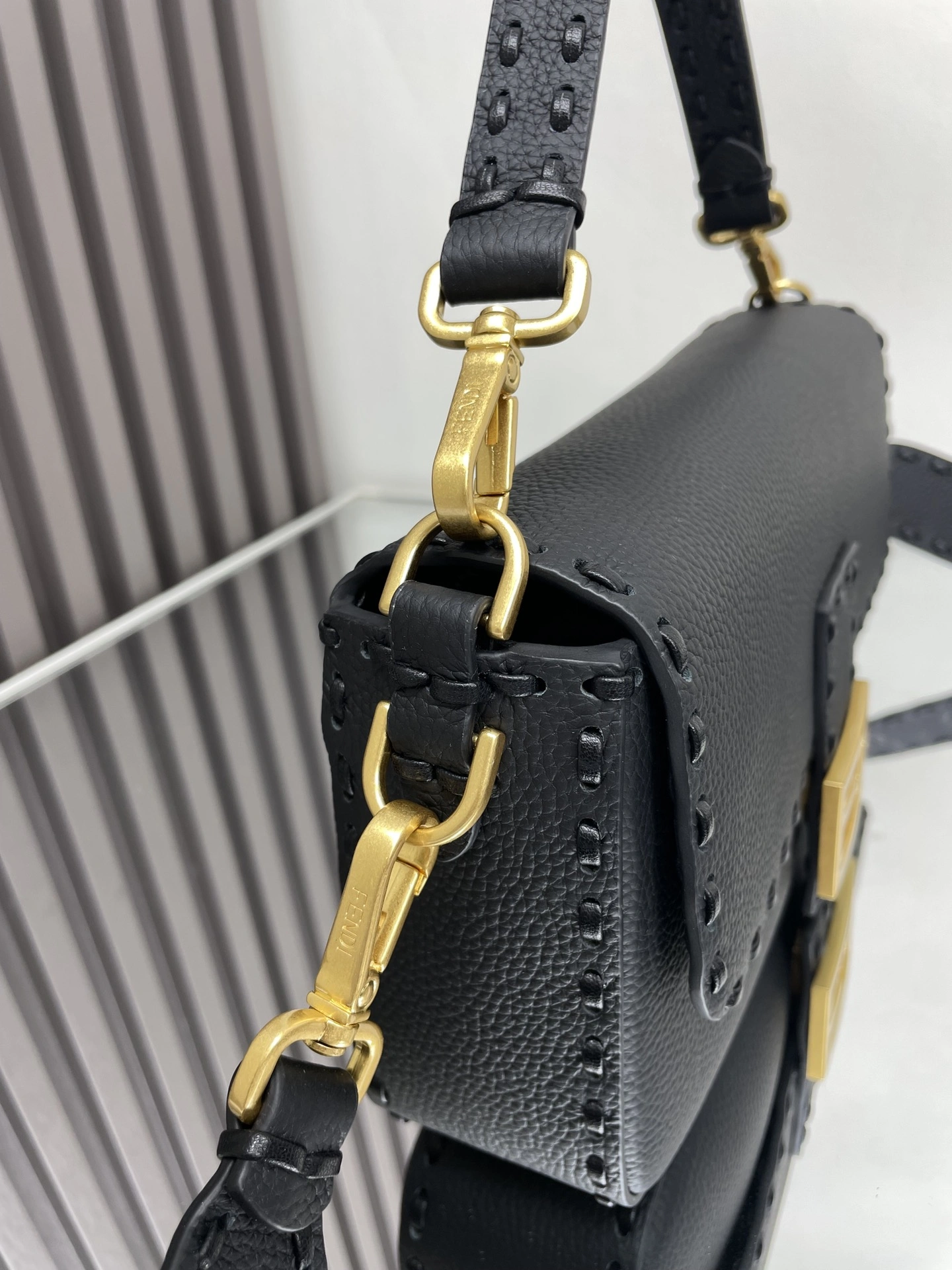SmoothTexture Fendi Satchel Bags 69694