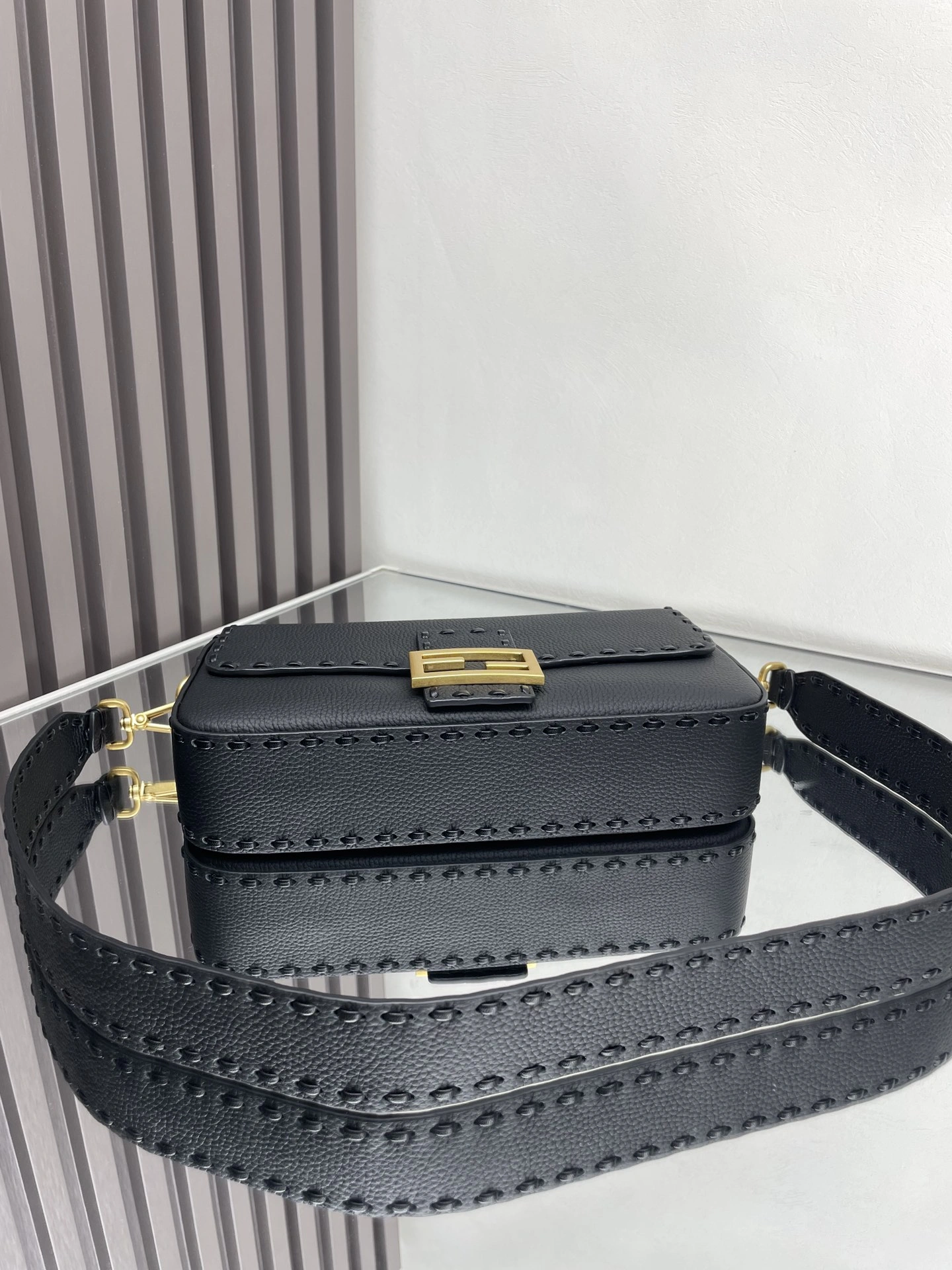 SmoothTexture Fendi Satchel Bags 69694