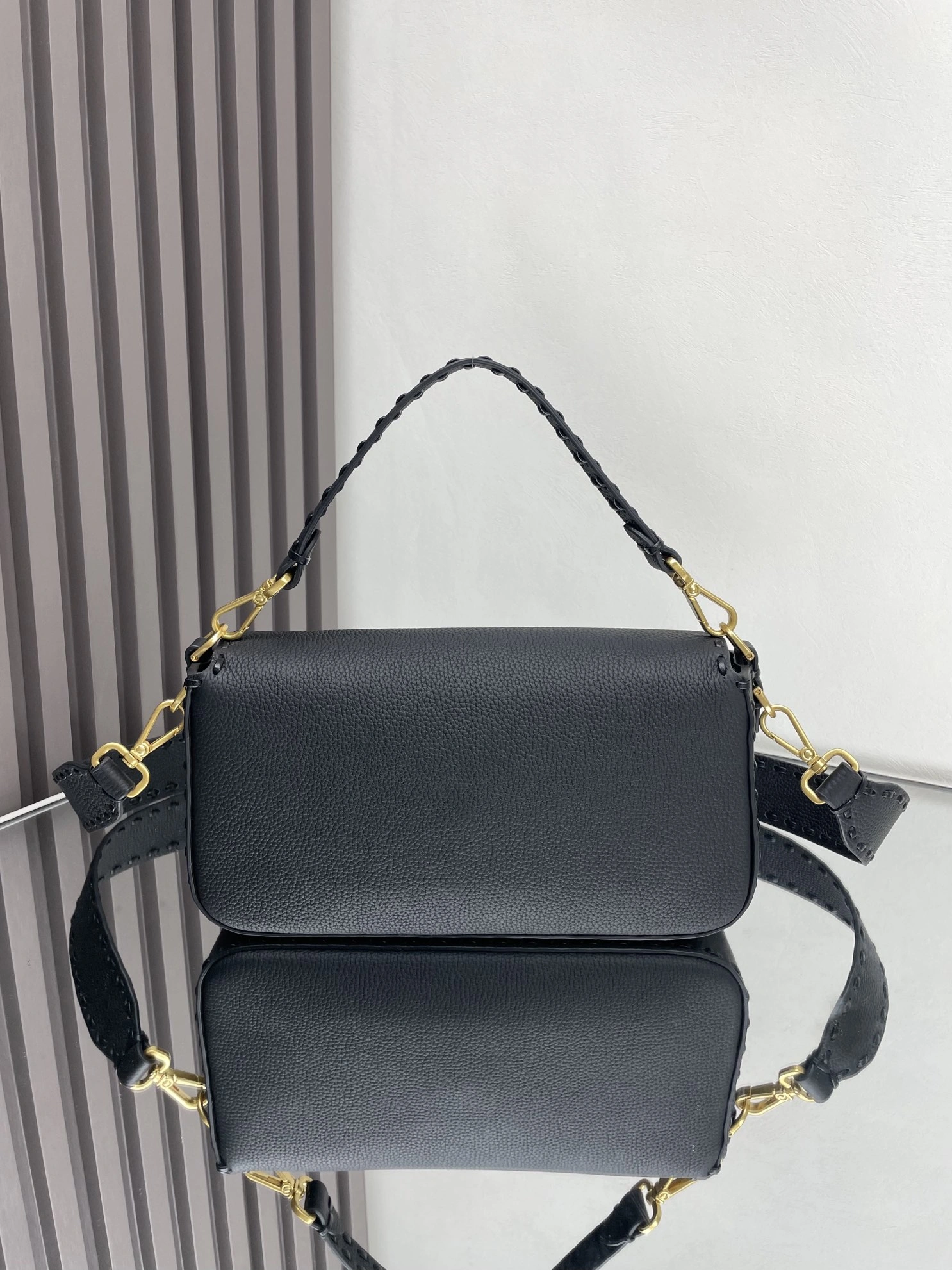 SmoothTexture Fendi Satchel Bags 69694
