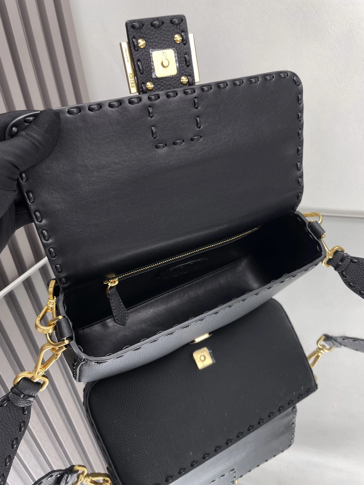 SmoothTexture Fendi Satchel Bags 69694