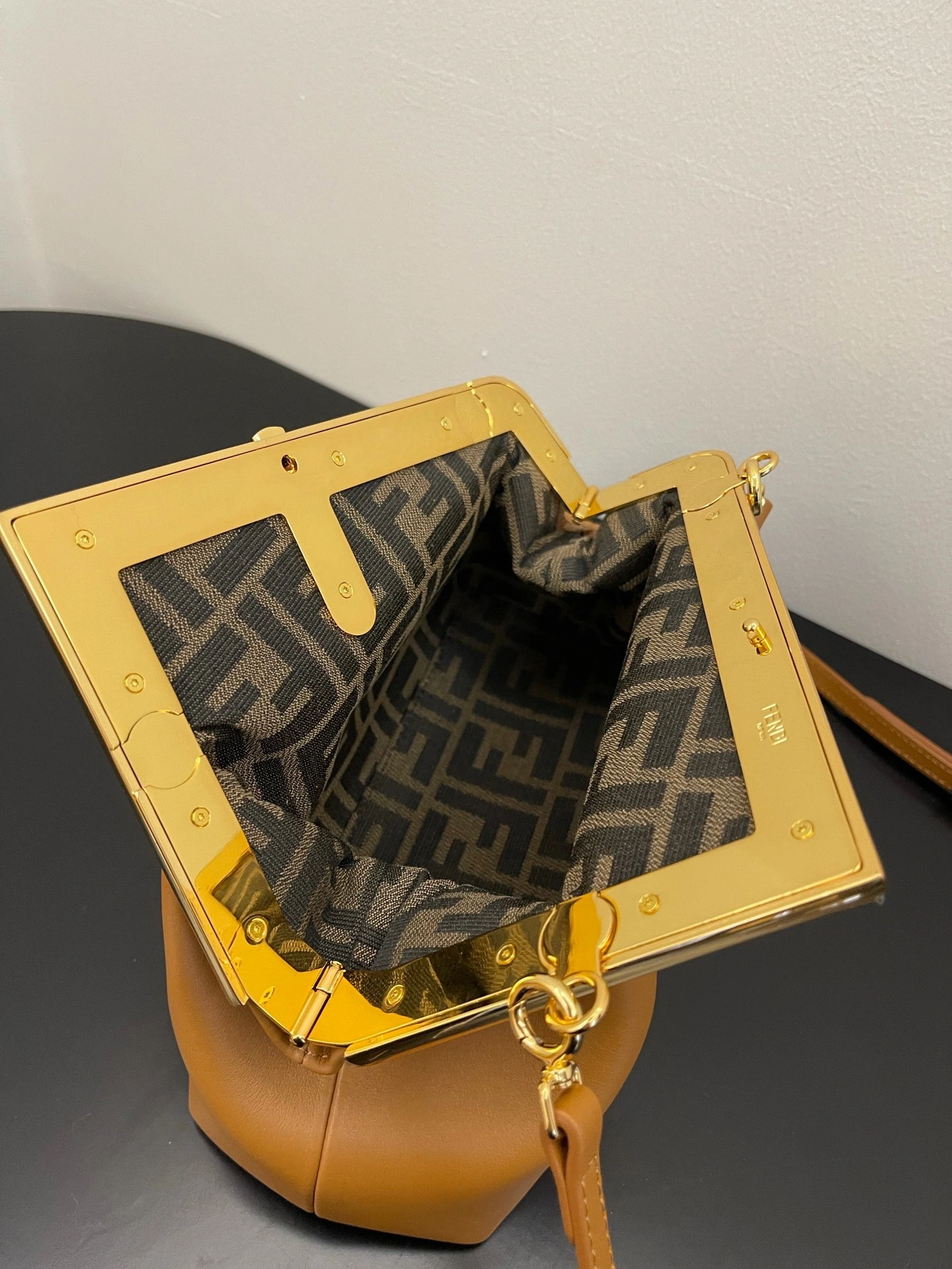 Compact Fendi Satchel Bags 69689