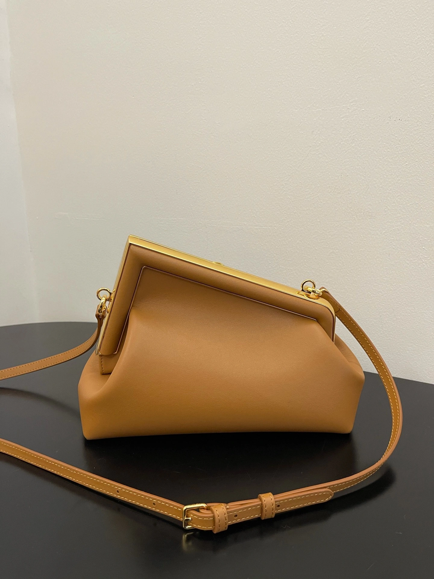 Compact Fendi Satchel Bags 69689