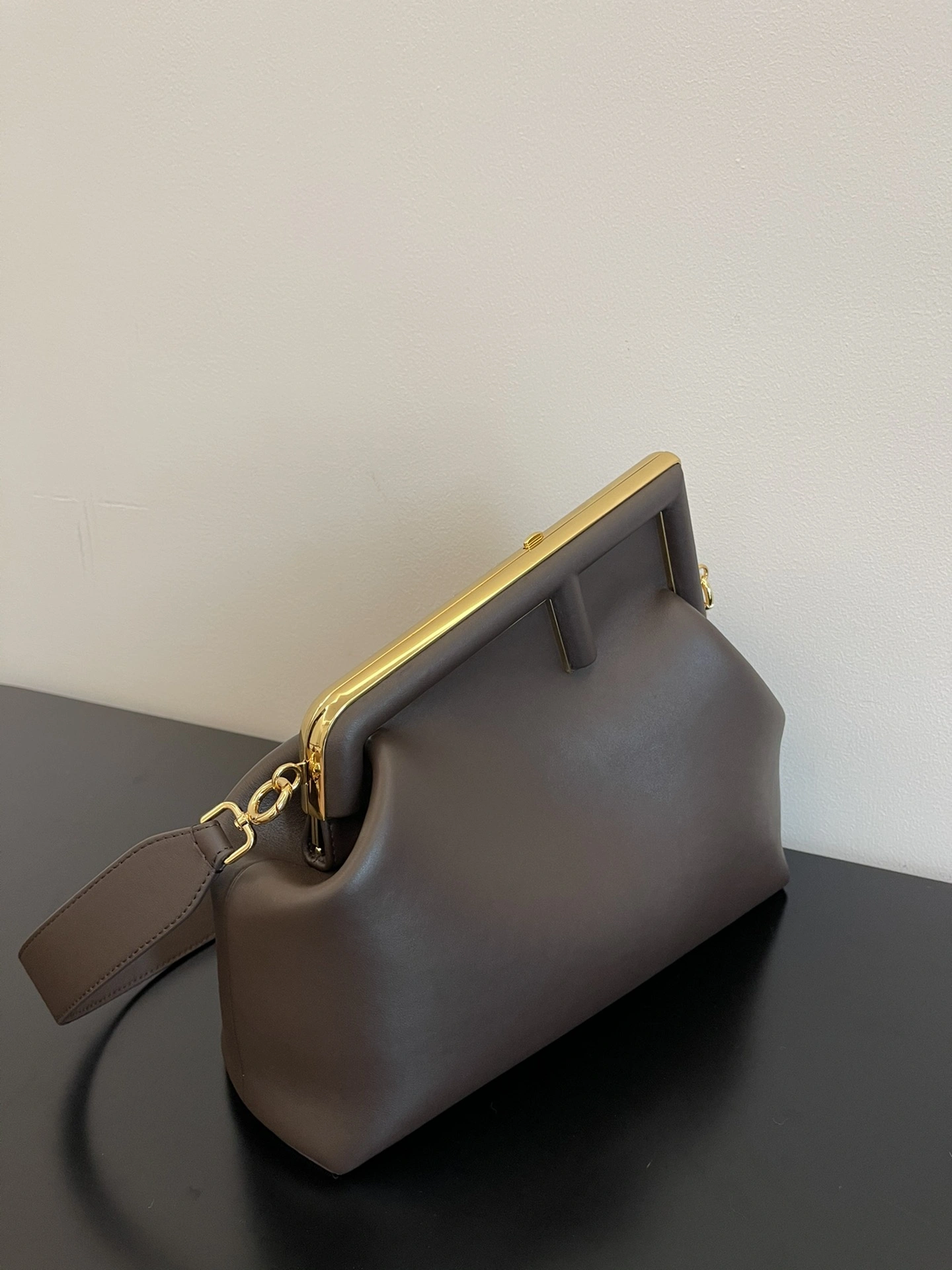 Fendi Satchel Bags Classic 69693