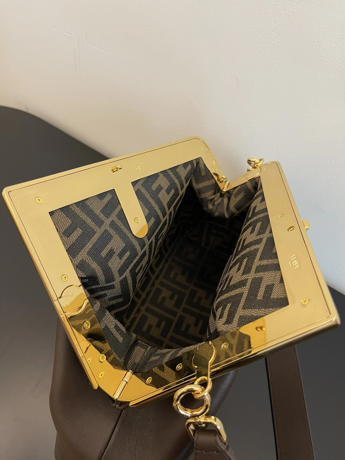 Fendi Satchel Bags Classic 69693