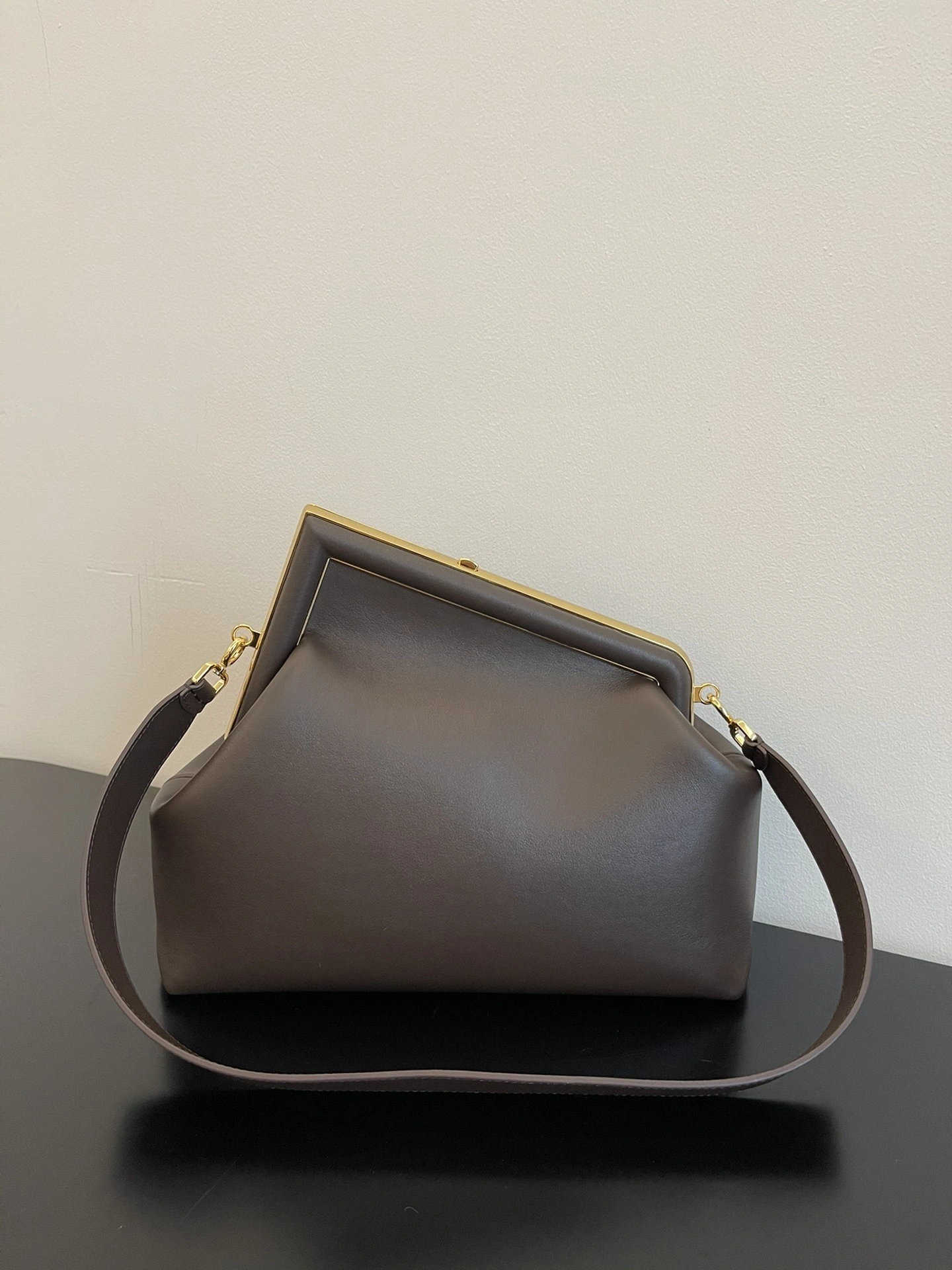 Fendi Satchel Bags Classic 69693