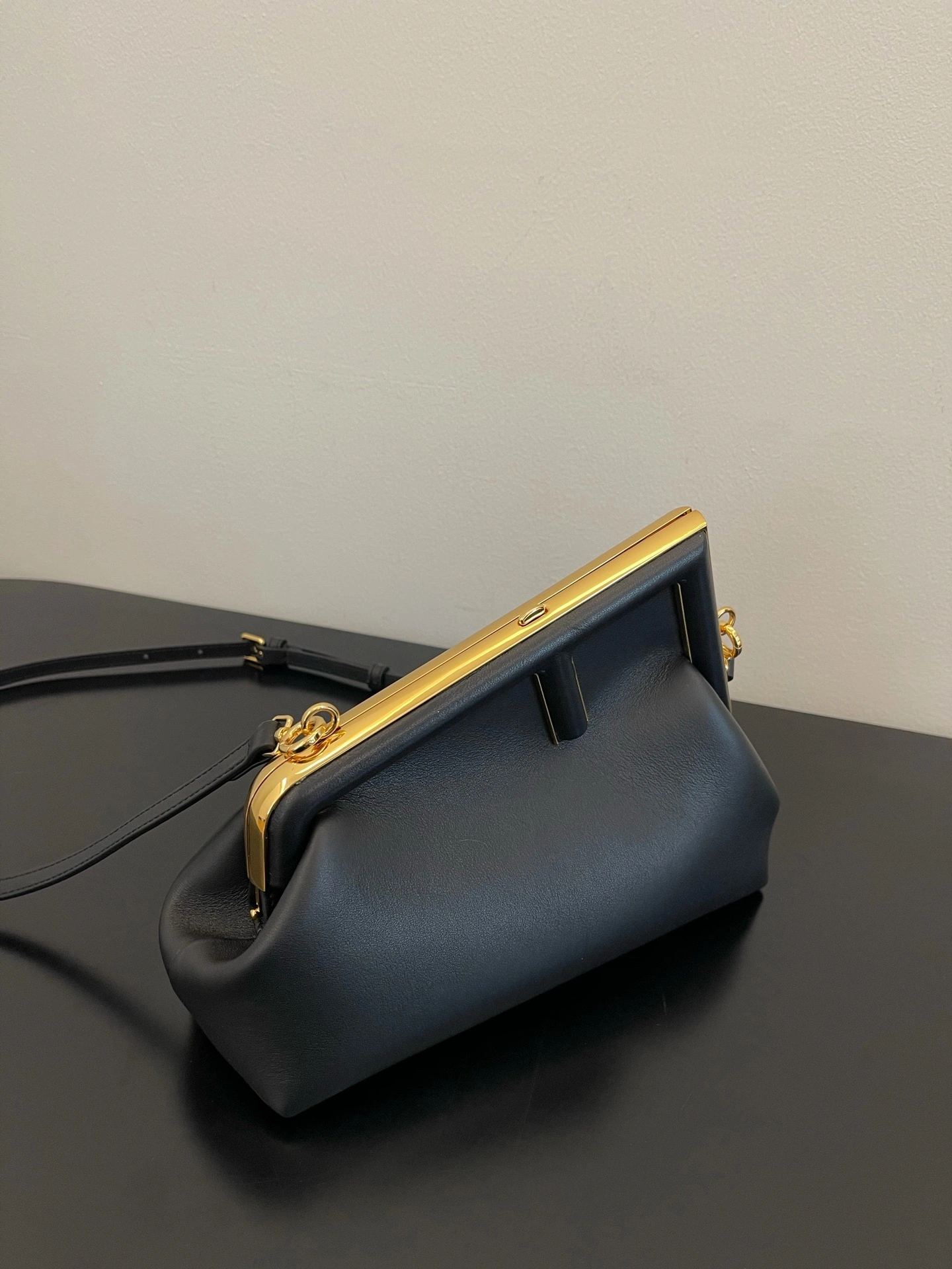 Vibrant Fendi Satchel Bags 69688