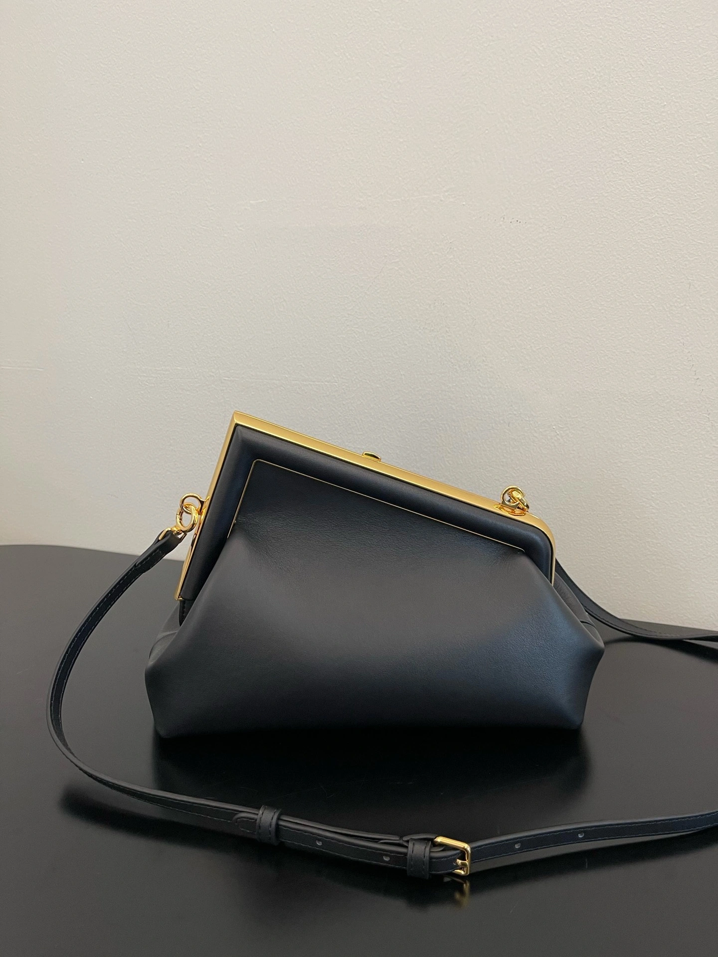 Vibrant Fendi Satchel Bags 69688