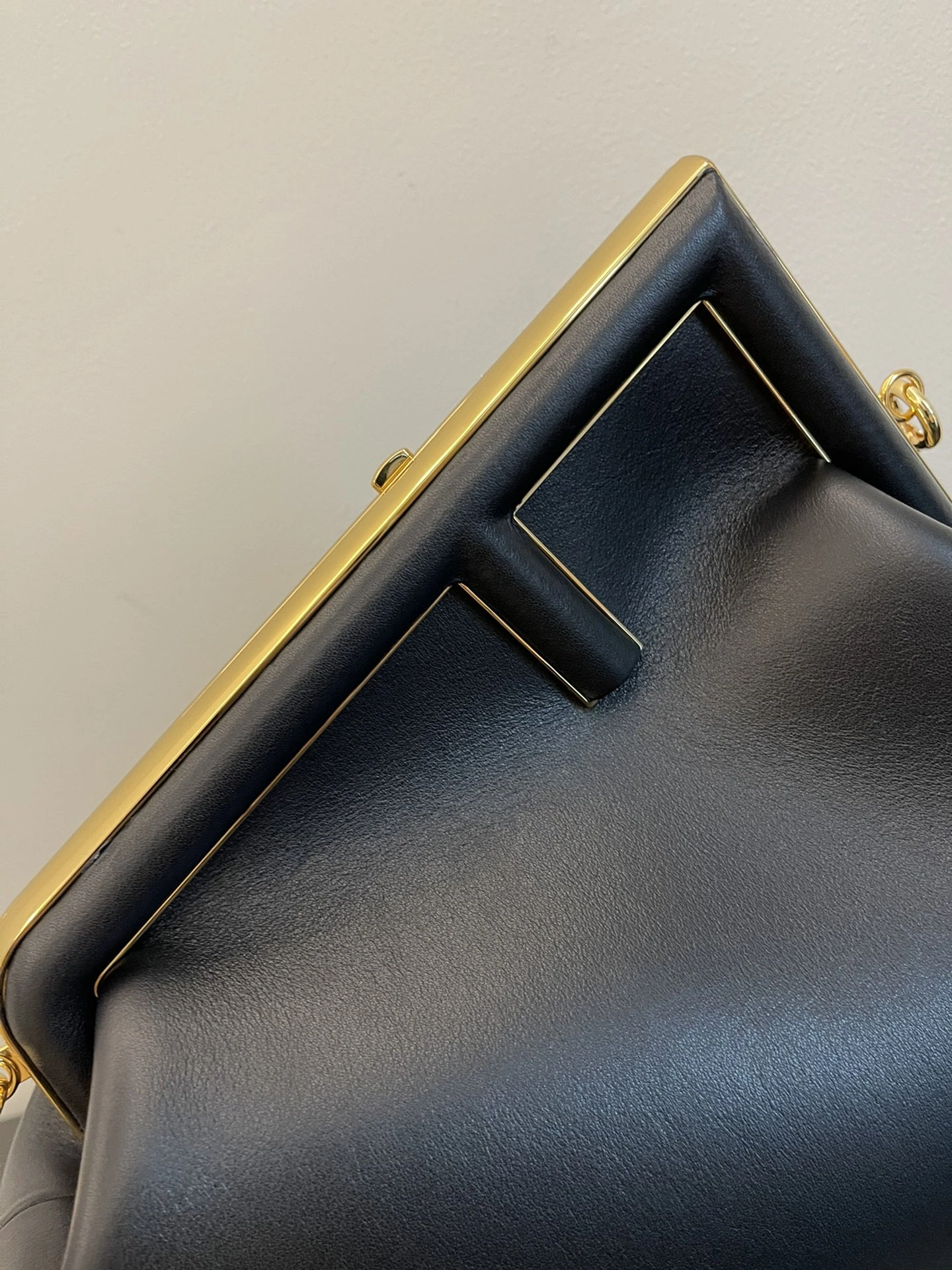 Fendi Satchel Bags Lightweight 69695