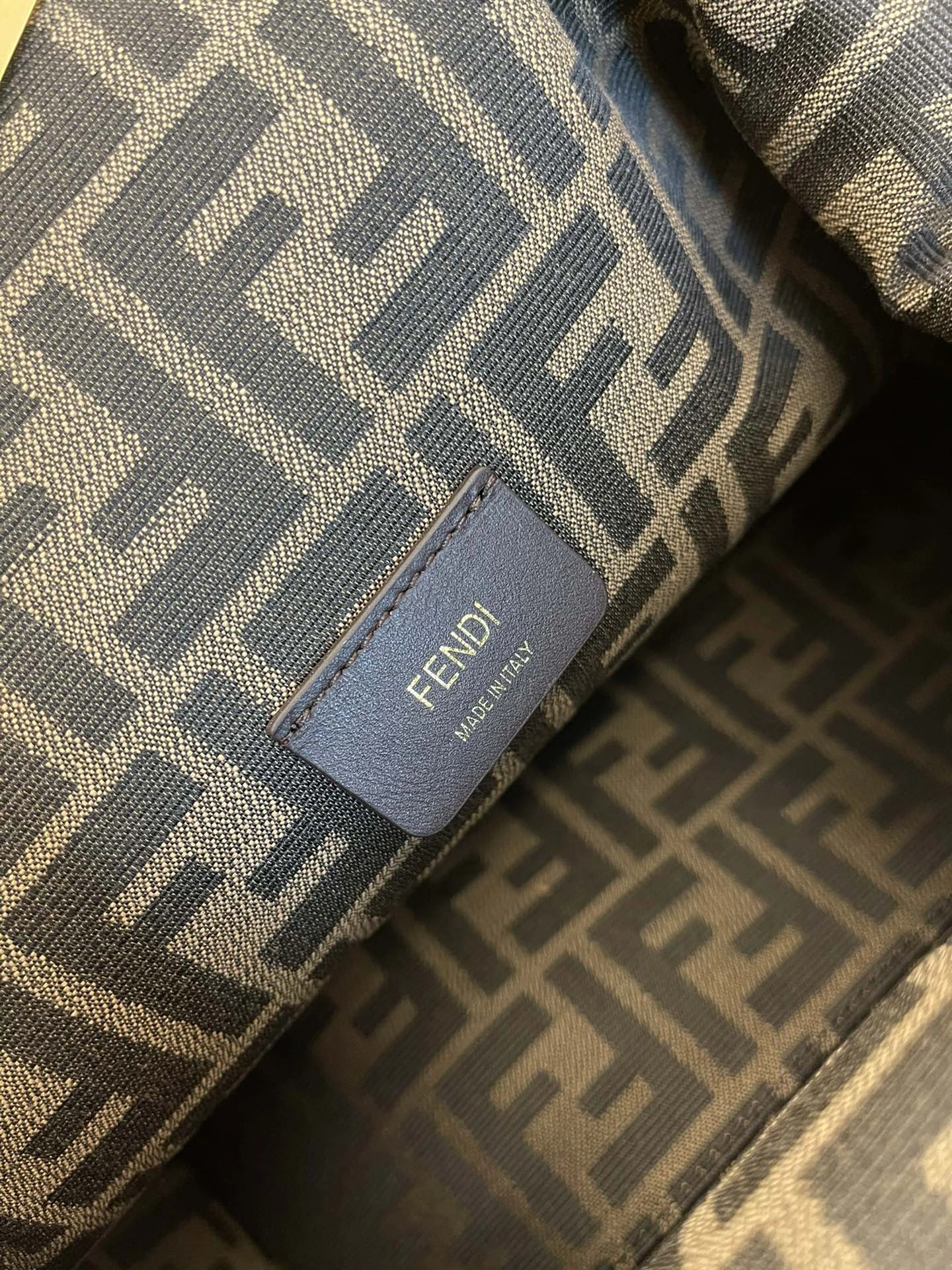 Fendi Satchel Bags Lightweight 69695