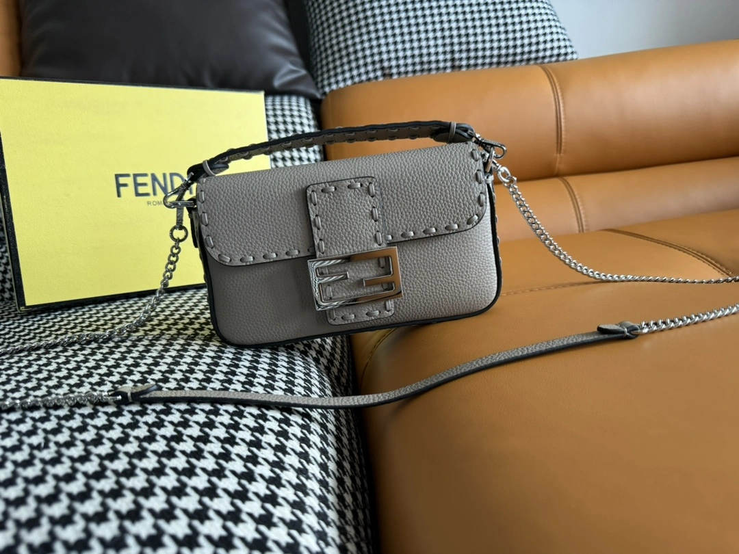 Fendi Satchel Bags Effortless 69680