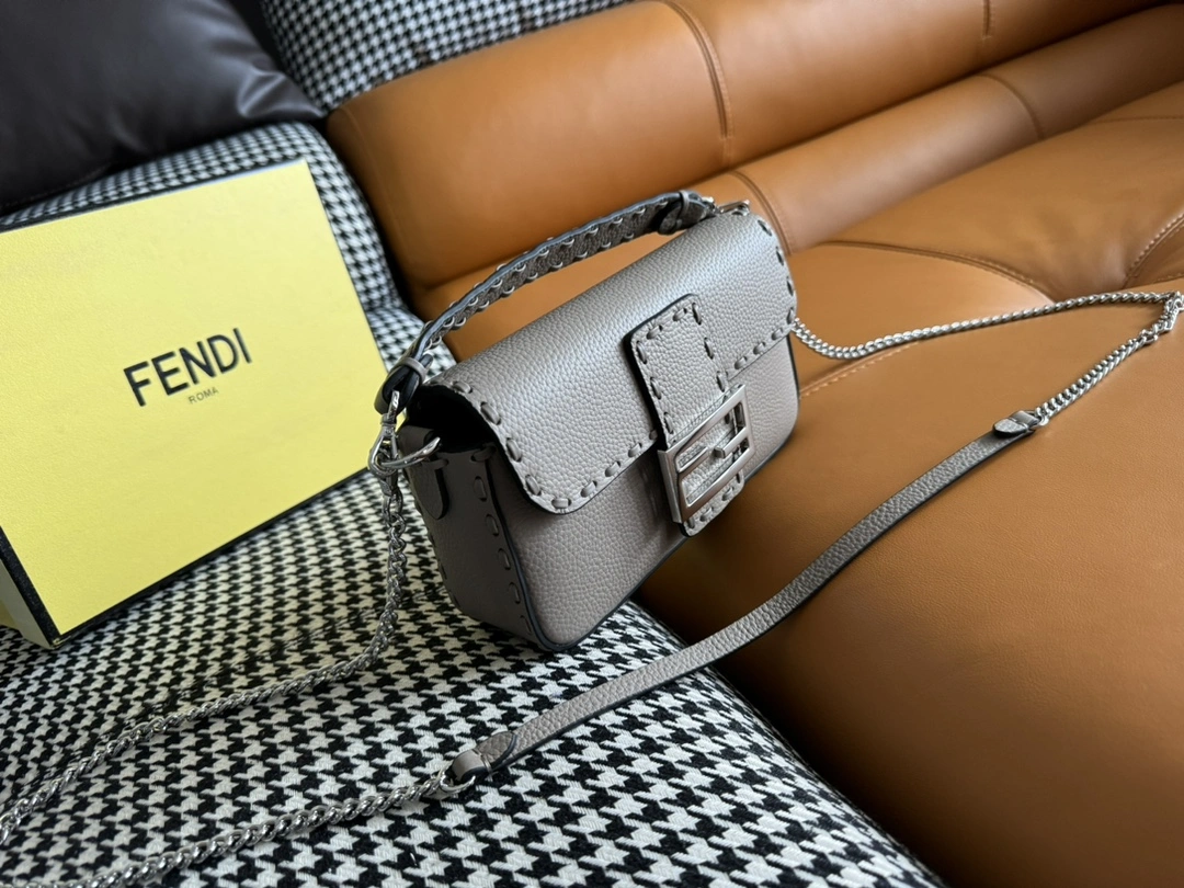 Fendi Satchel Bags Effortless 69680