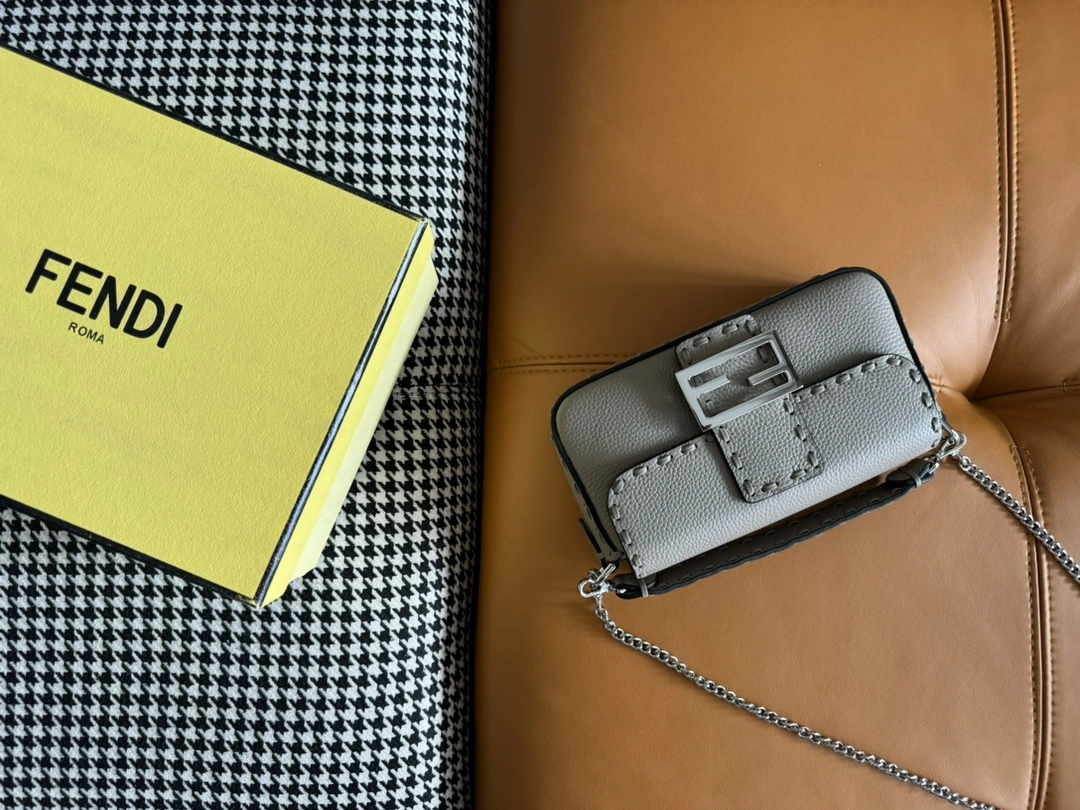 Fendi Satchel Bags Effortless 69680