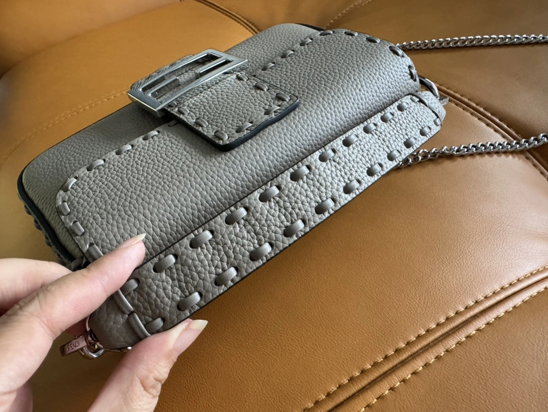 Fendi Satchel Bags Effortless 69680