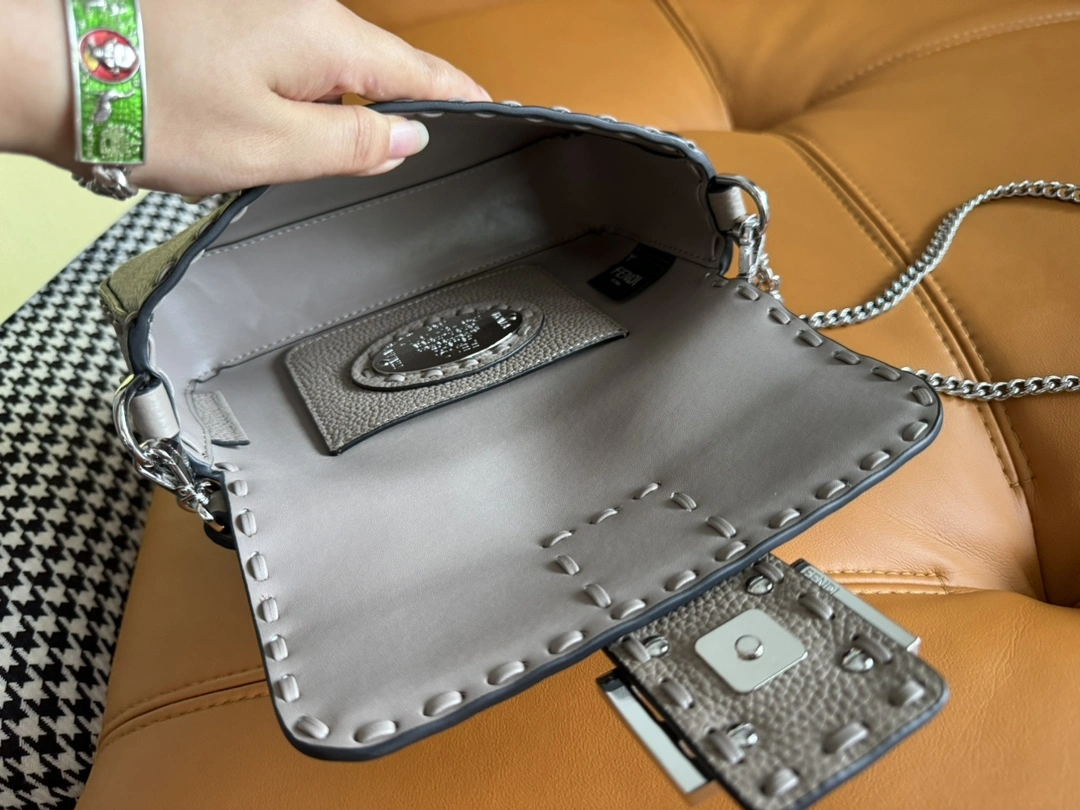 Fendi Satchel Bags Effortless 69680