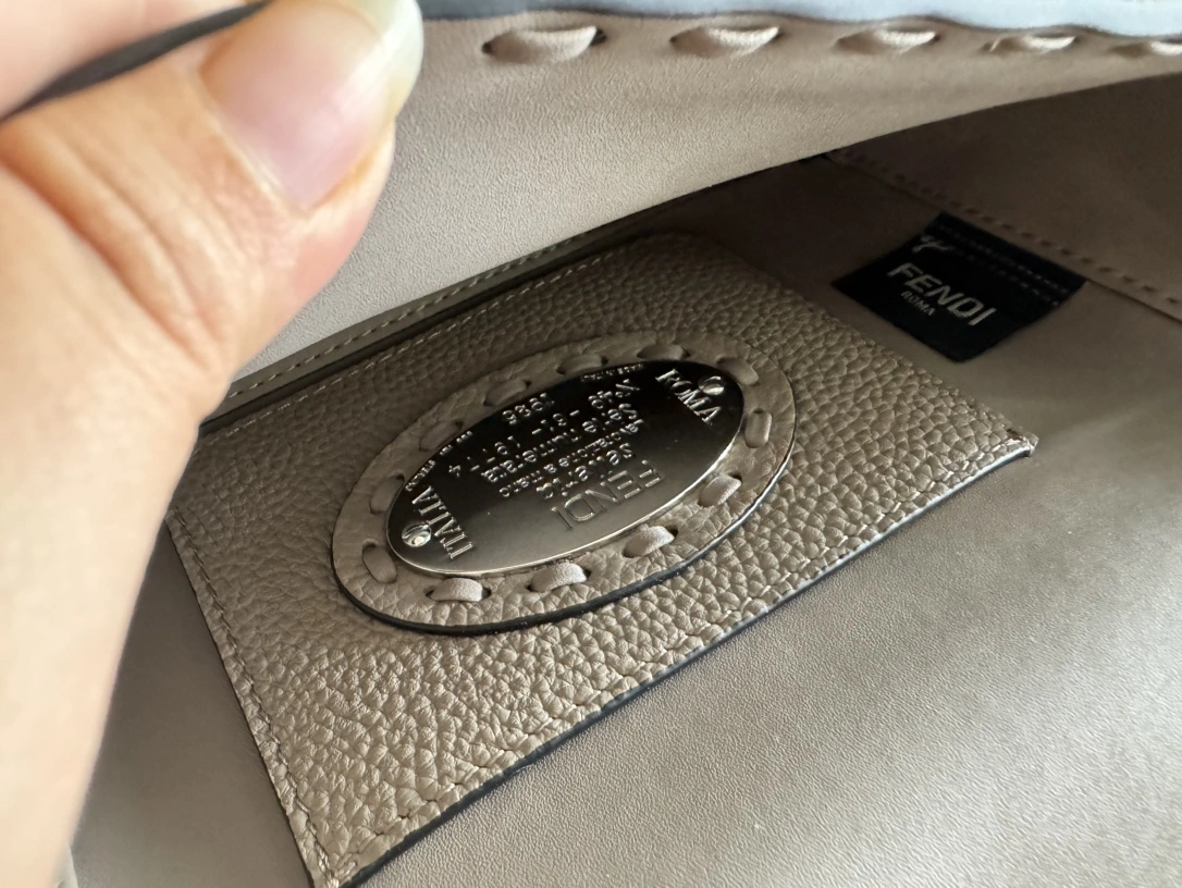 Fendi Satchel Bags Effortless 69680