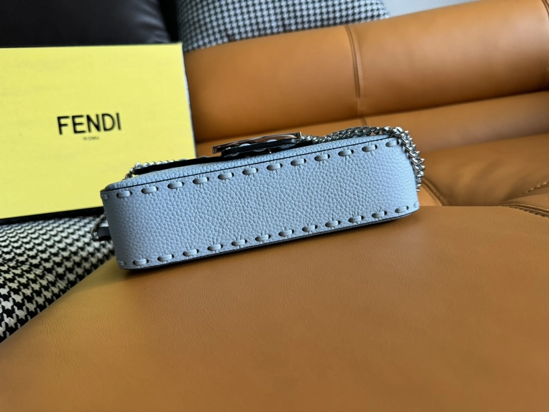 Fendi Satchel Bags Vibrant 69724