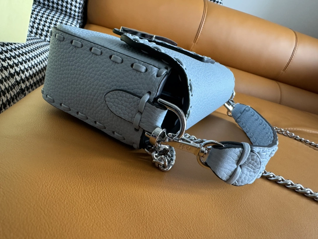 Fendi Satchel Bags Vibrant 69724