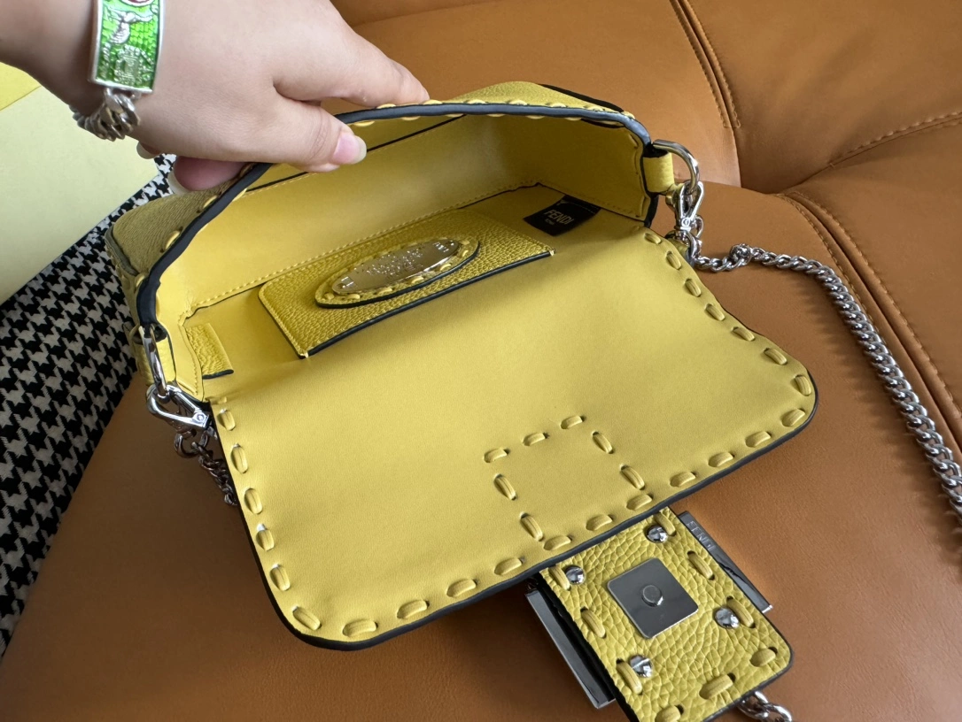 Fendi Satchel Bags ModernLook 69679