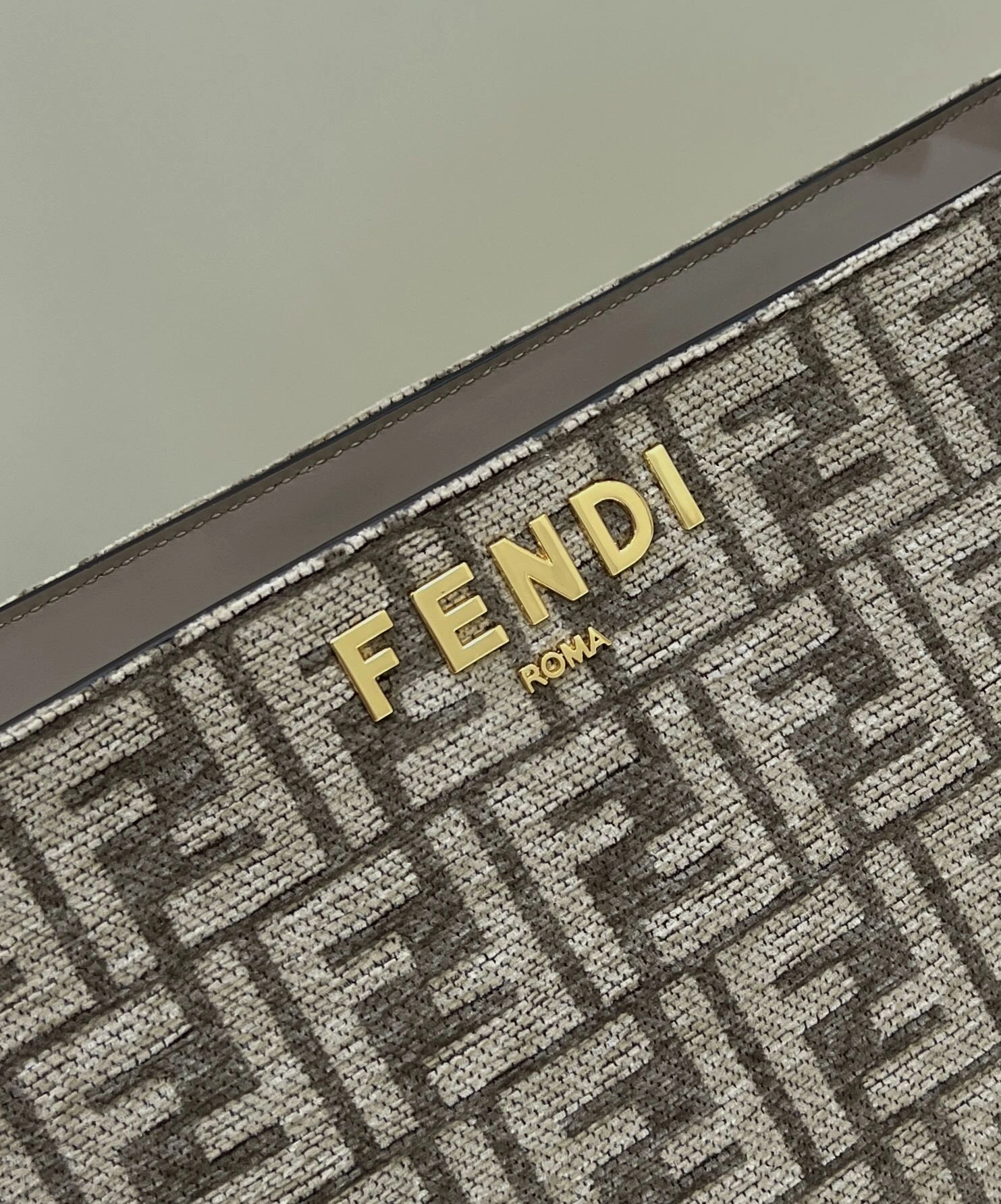 Fendi Satchel Bags Elegant 69675