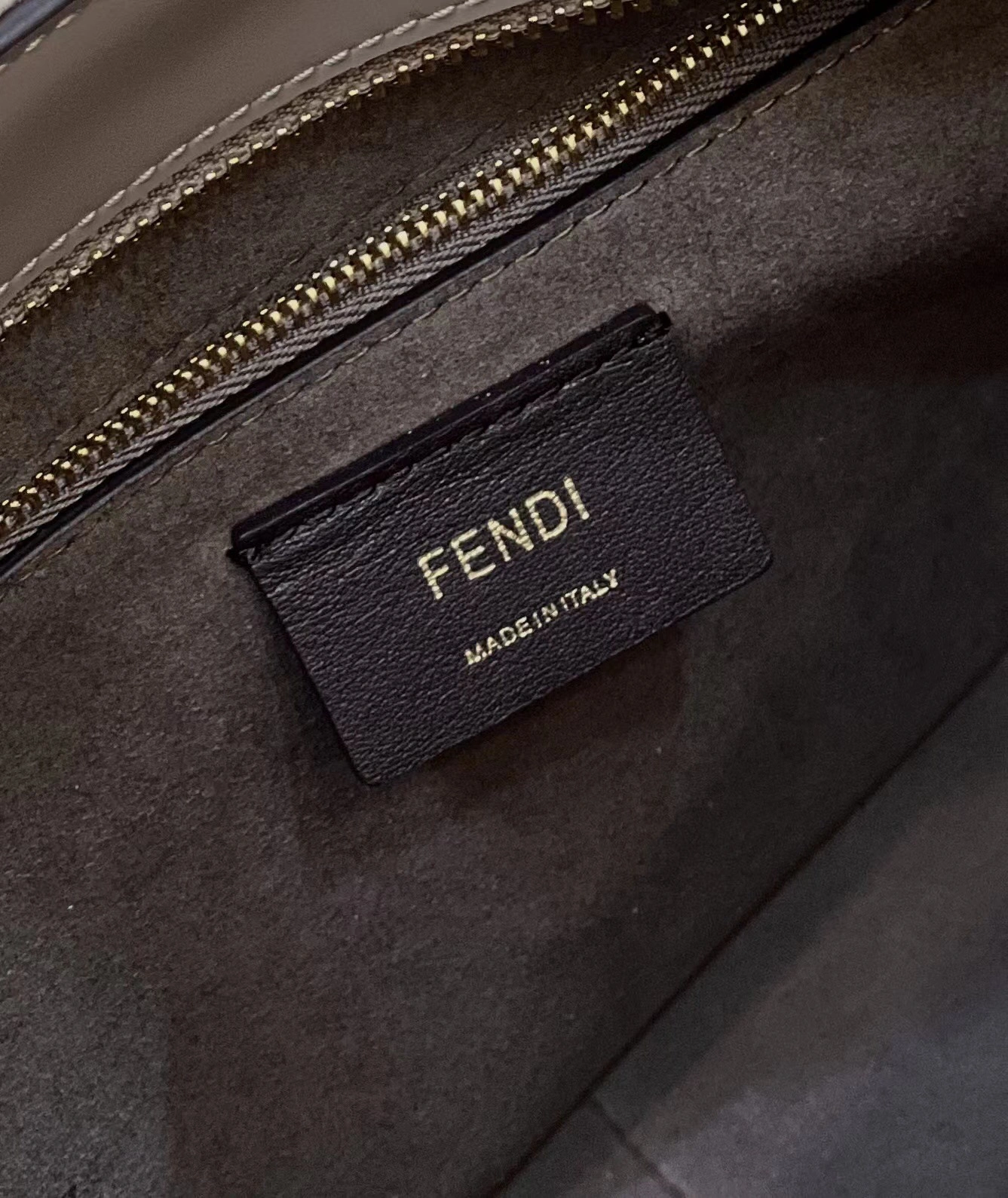 Fendi Satchel Bags Elegant 69675