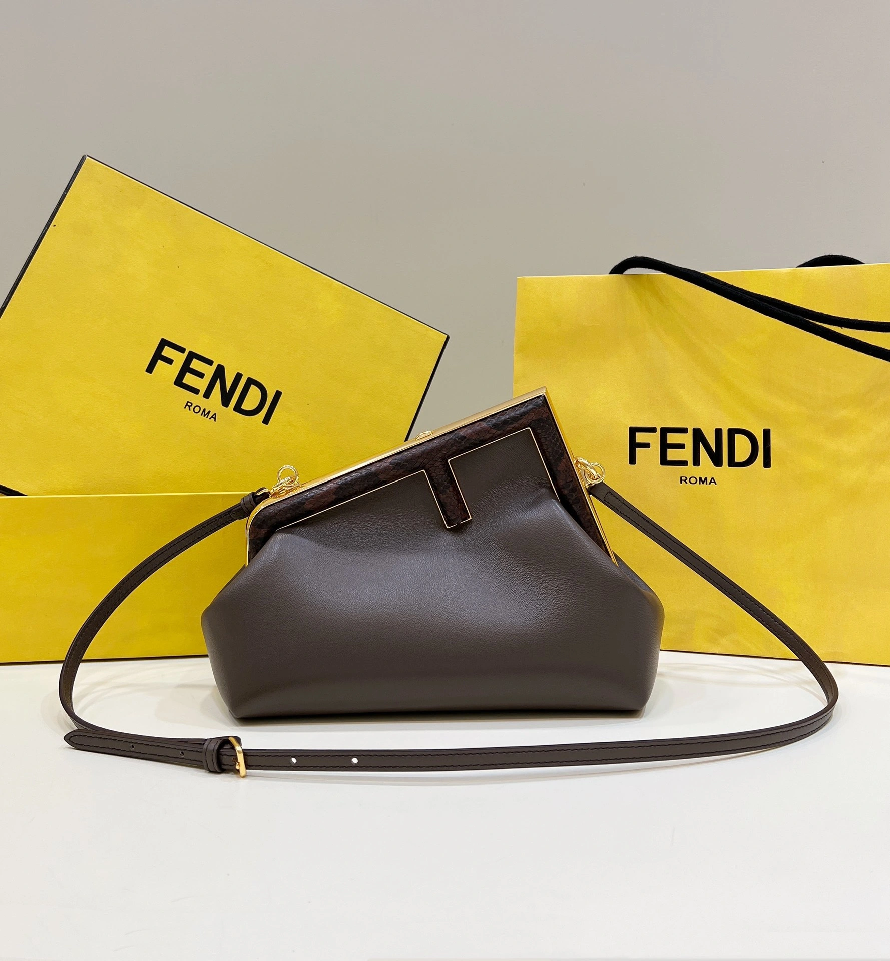 Fendi Satchel Bags Sleek 69673