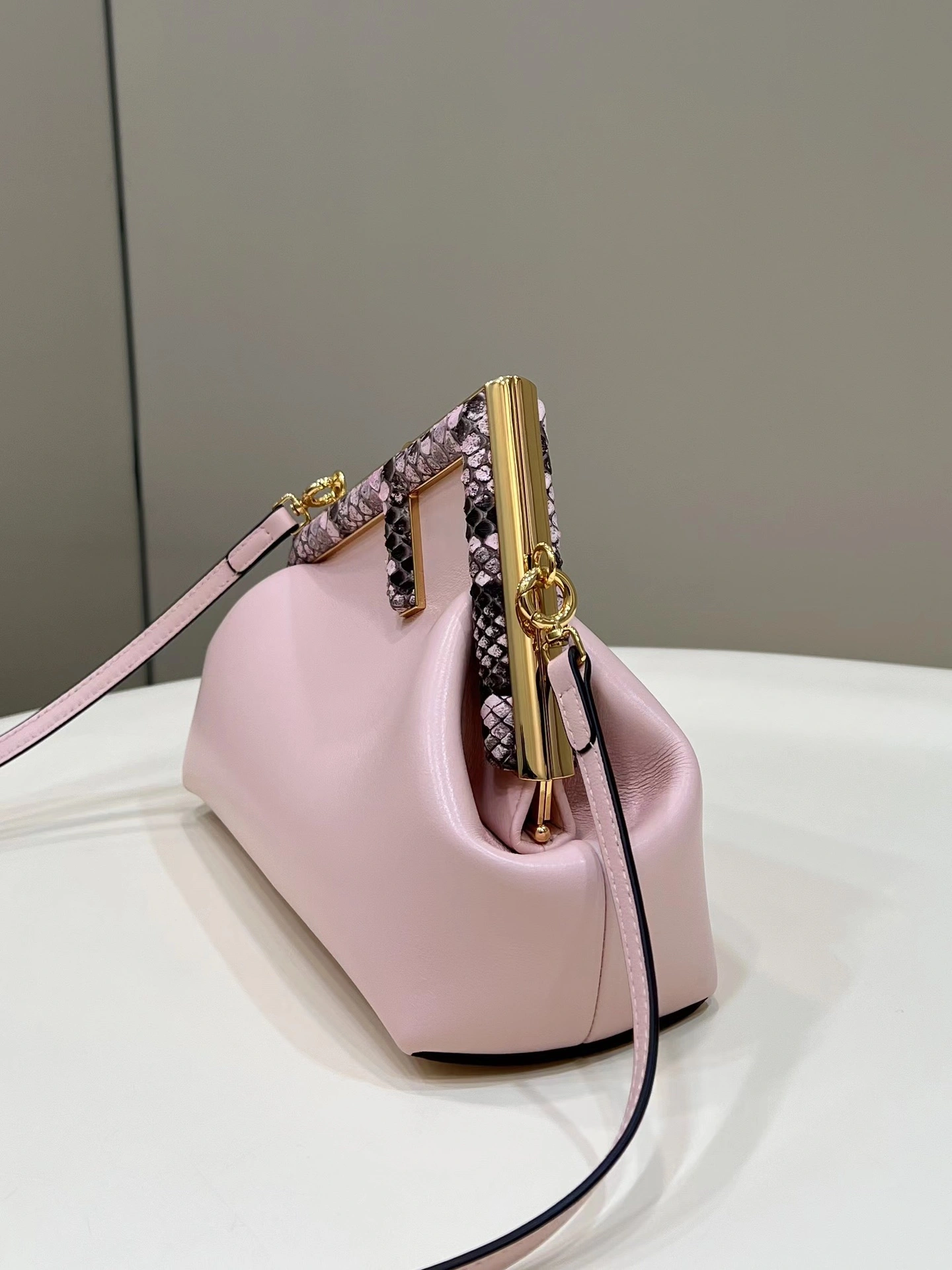 Upgraded Fendi Satchel Bags 69677