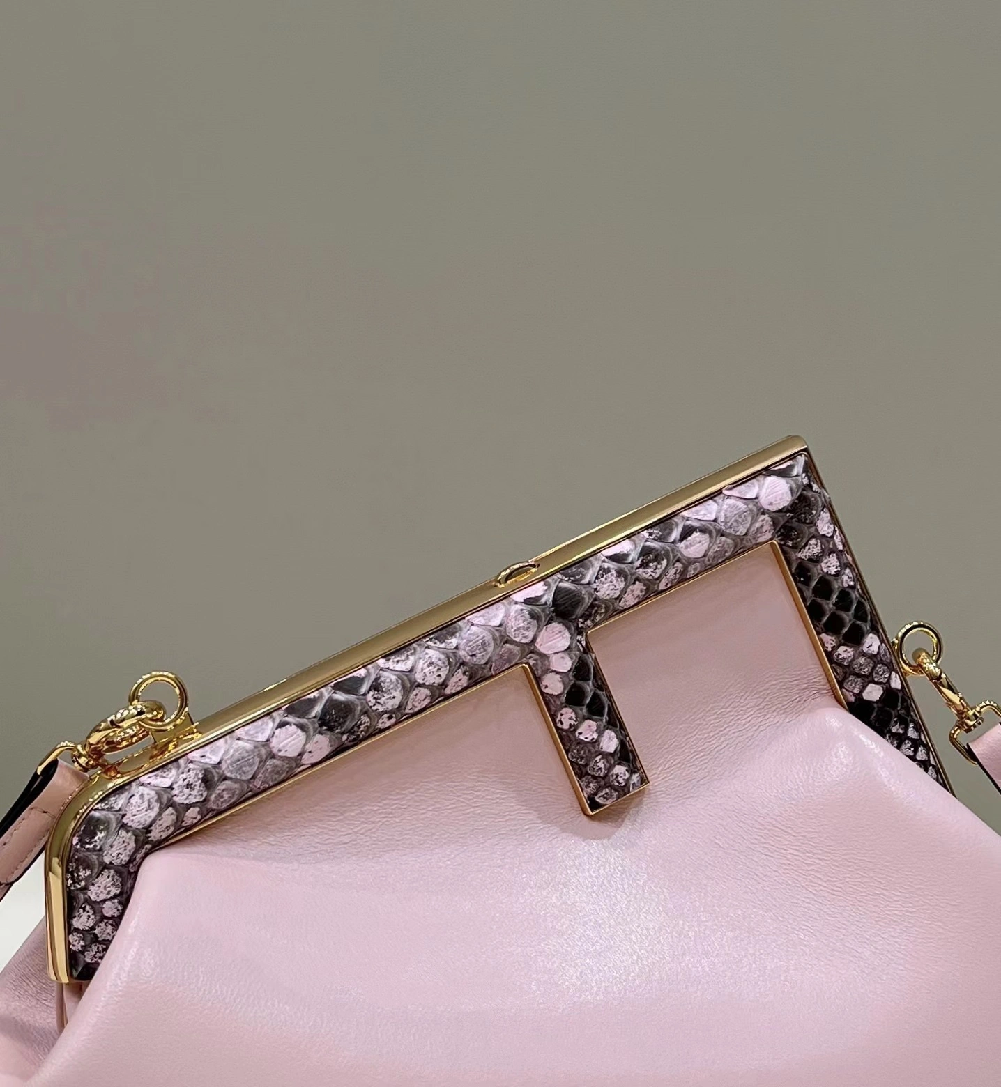 Upgraded Fendi Satchel Bags 69677