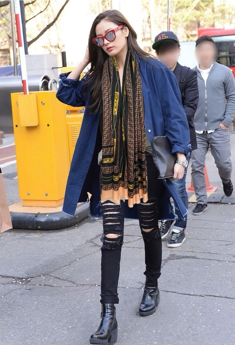 Snug Fendi Scarf 271085