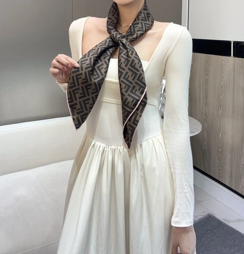 Efficient Fendi Scarf 271823