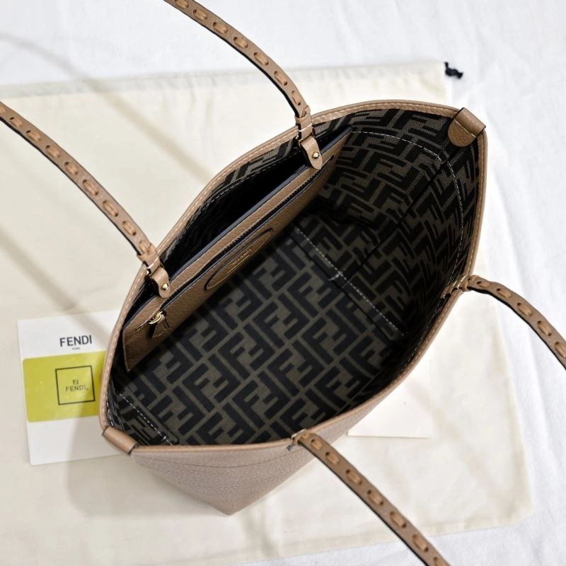 Sporty Fendi Shopping Bags 85205