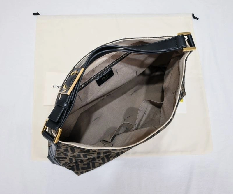 Fendi Shopping Bags WeatherProof 85172