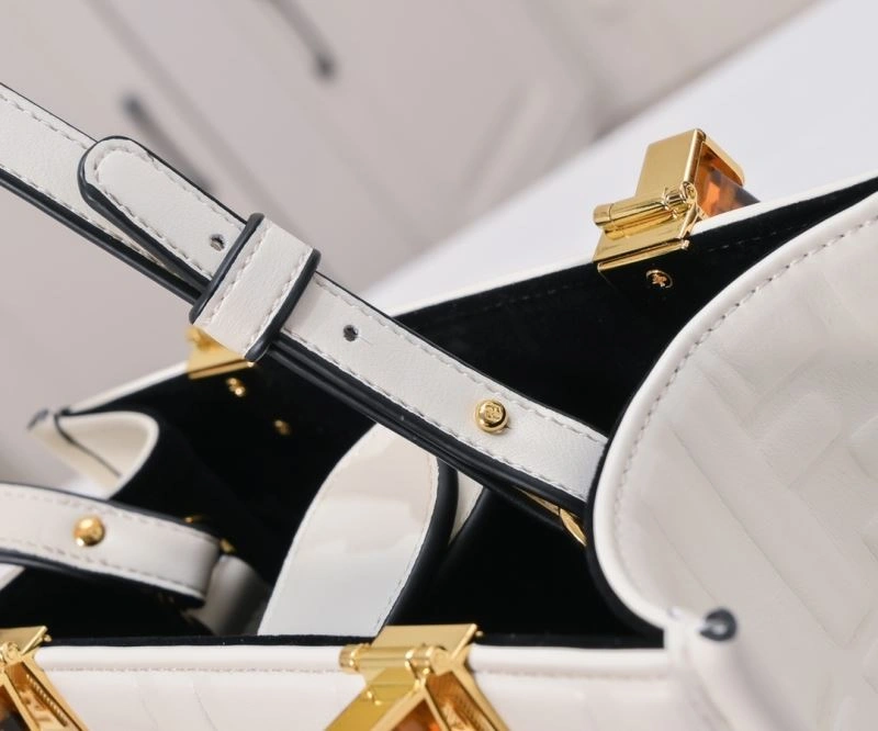 SmoothTexture Fendi Shopping Bags 85169