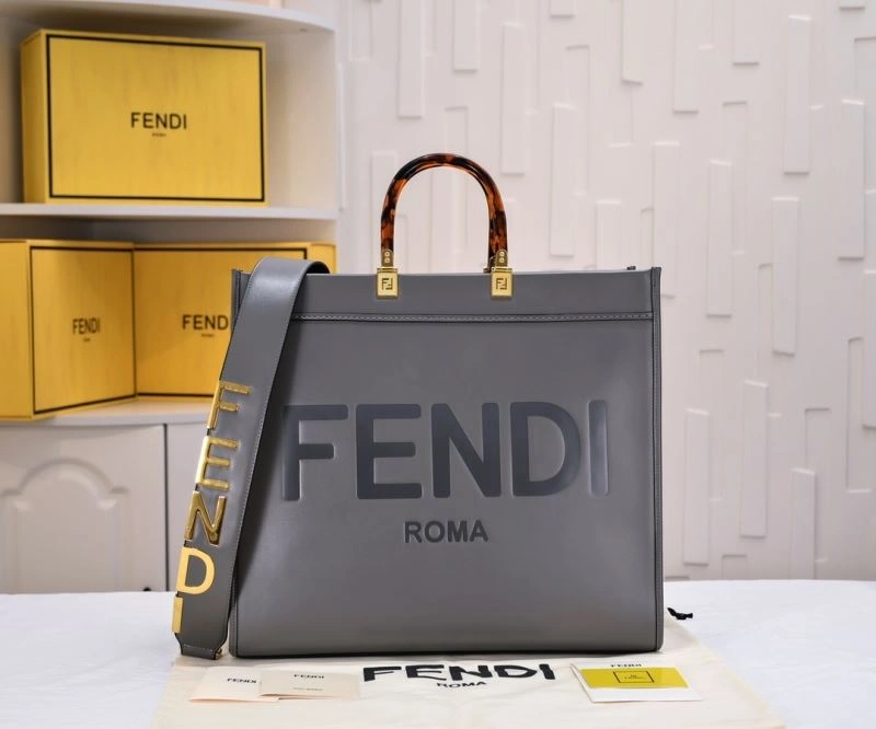 Effortless Fendi Shopping Bags 85157