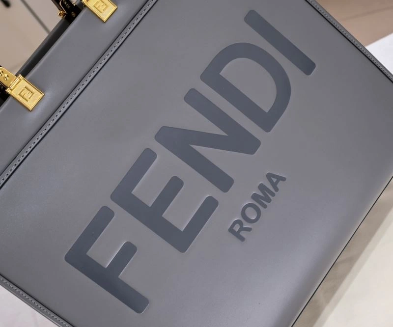Effortless Fendi Shopping Bags 85157