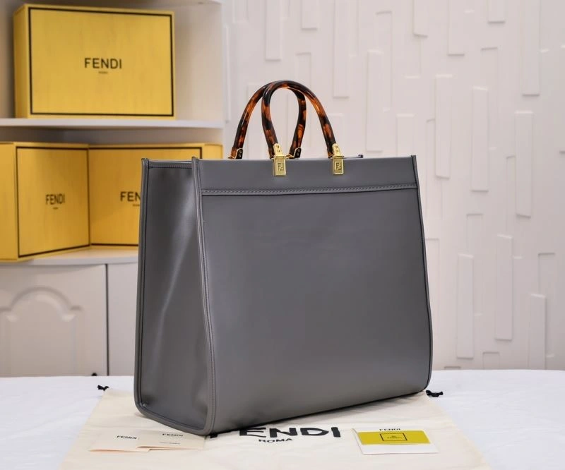 Effortless Fendi Shopping Bags 85157