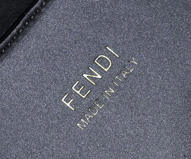 Effortless Fendi Shopping Bags 85157