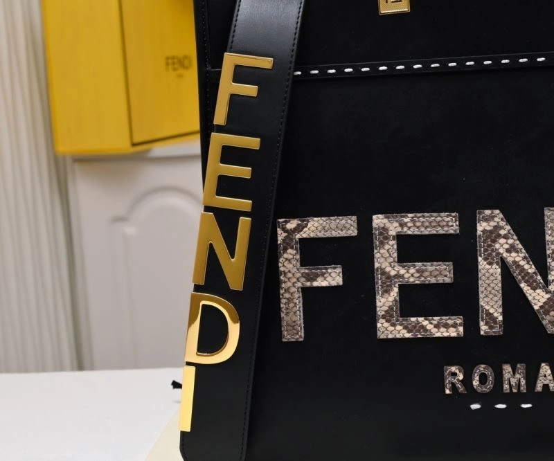 Compact Fendi Shopping Bags 85132