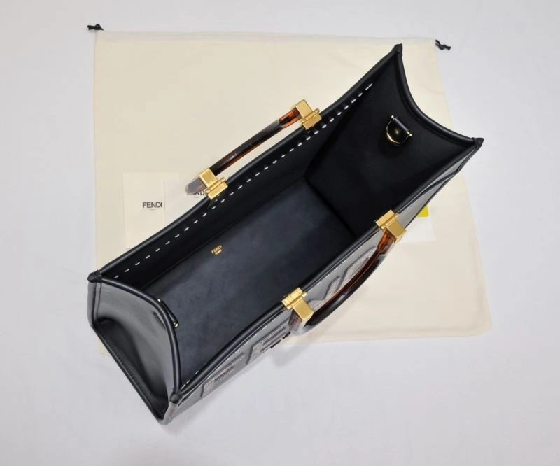 Compact Fendi Shopping Bags 85132