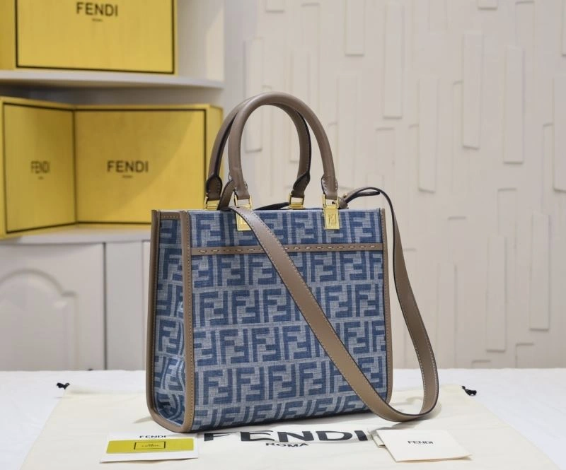 Casual Fendi Shopping Bags 85137