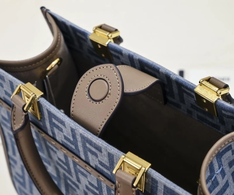 Casual Fendi Shopping Bags 85137