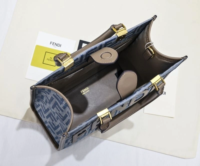 Casual Fendi Shopping Bags 85137