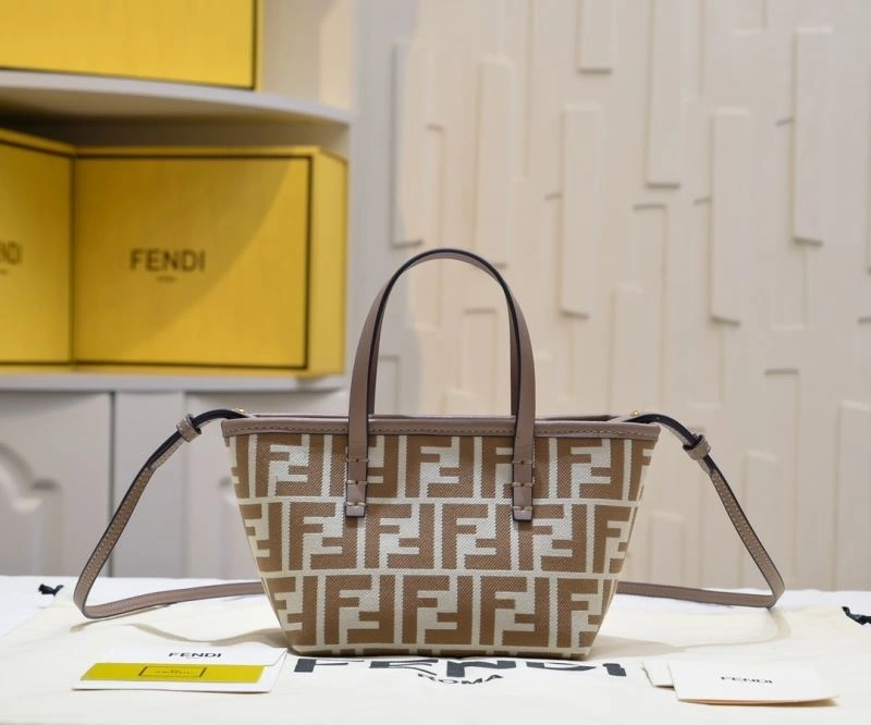 Fendi Shopping Bags Unisex 85124