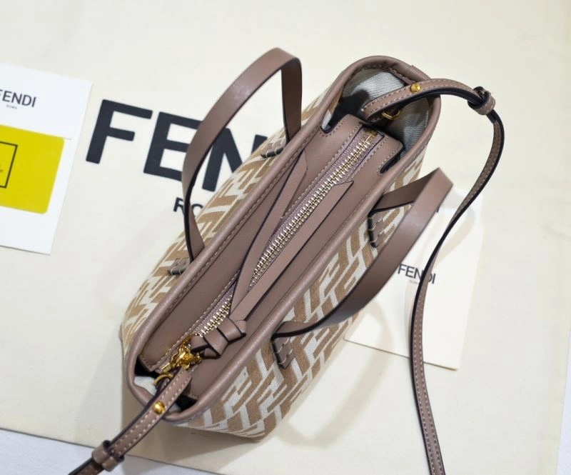 Fendi Shopping Bags Unisex 85124