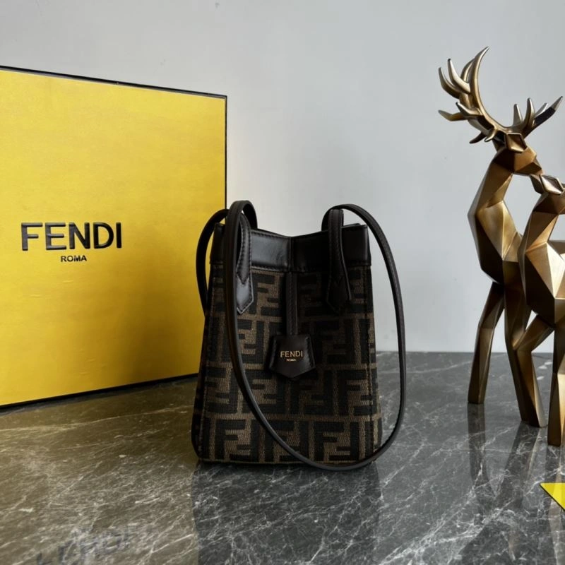 Effortless Fendi Shopping Bags 78262