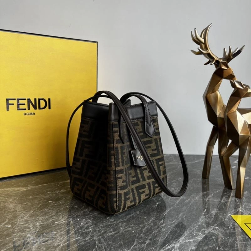 Effortless Fendi Shopping Bags 78262