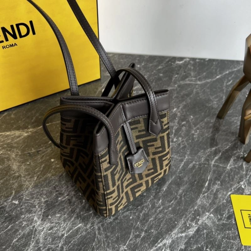 Effortless Fendi Shopping Bags 78262