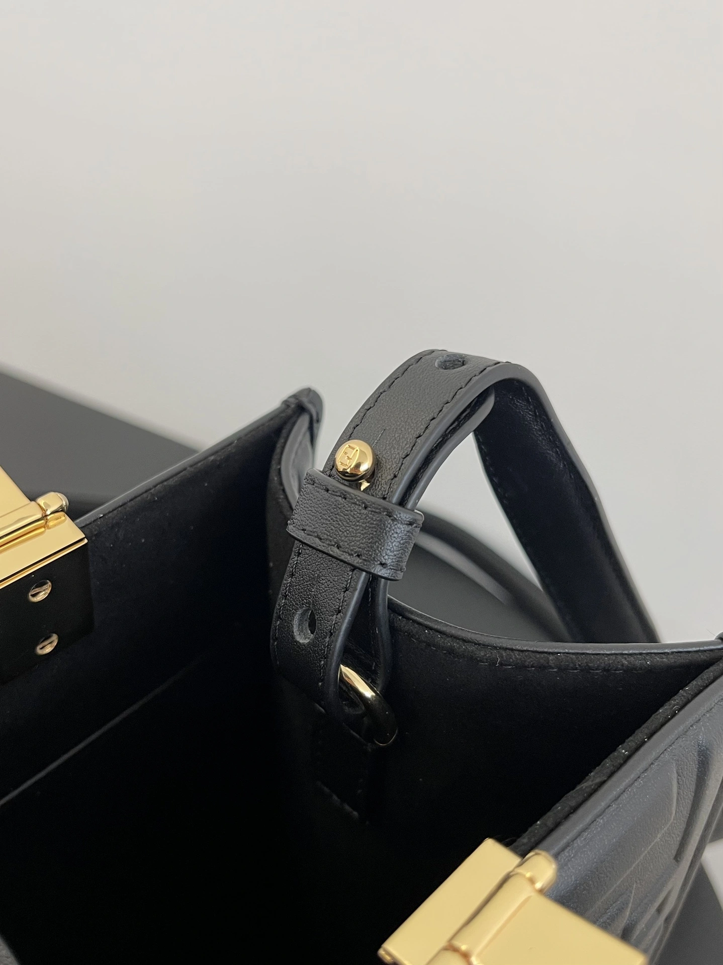 Fendi Shopping Bags MoistureWicking 76684